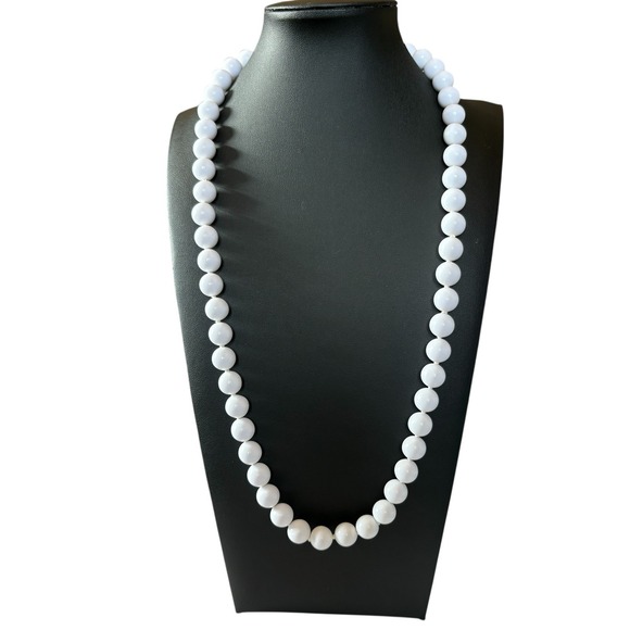 VTG White Beaded Necklace Plastic Individually Knotted 28" Chunky Mid-Century - Picture 2 of 16